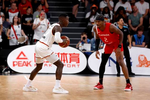13.08.2023, Deutscher Basketball Bund, Supercup 2023, Hamburg, edel-optics.de Arena, Finale, Deutschland - Kanada, Dennis Schröder (GER, No17), Shai Gilgeous-Alexander (CAN, No2) Hamburg edel-optics.de Arena Hamburg Germany