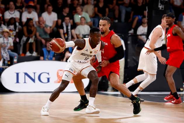 13.08.2023, Deutscher Basketball Bund, Supercup 2023, Hamburg, edel-optics.de Arena, Finale, Deutschland - Kanada, Dennis Schröder (GER, No17), Dillon Brooks (CAN, No24) Hamburg edel-optics.de Arena Hamburg Germany
