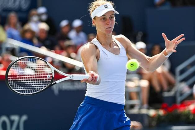 MONTREAL, QC - AUGUST 13: Liudmila Samsonova returns the ball during semi final at WTA, Tennis Damen National Bank Open on August 13, 2023 at IGA Stadium in Montreal, QC (Photo by Icon Sportswire) TENNIS: AUG 13 National Bank Open EDITORIAL USE ONLY Icon230813011
