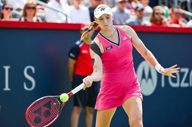 MONTREAL, QC - AUGUST 13: Elena Rybakina (KAZ) returns the ball during semi final at WTA, Tennis Damen National Bank Open on August 13, 2023 at IGA Stadium in Montreal, QC (Photo by Icon Sportswire) TENNIS: AUG 13 National Bank Open EDITORIAL USE ONLY Icon230813014