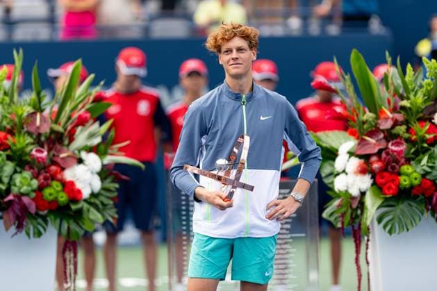TORONTO, ON - AUGUST 13: Jannik Sinner of Italy poses with the championship trophy after winning the final game of the National Bank Open, part of the Hologic ATP, Tennis Herren Tour, at Sobeys Stadium on August 13, 2023 in Toronto, Canada. (Photo by Julian Avram Icon Sportswire) TENNIS: AUG 13 National Bank Open EDITORIAL USE ONLY Icon2308131464