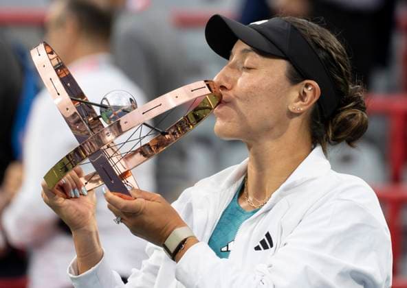 August 13, 2023, MONTREAL, PQ, Canada: Jessica Pegula of the United States, kisses the trophy following her win over Liudmila Samsonova of Russia, in the final of the National Bank Open tennis tournament in Montreal, Sunday, Aug.13, 2023. Canada News - August 13, 2023 - ZUMAc35_ 20230813_zaf_c35_115 Copyright: xChristinnexMuschix