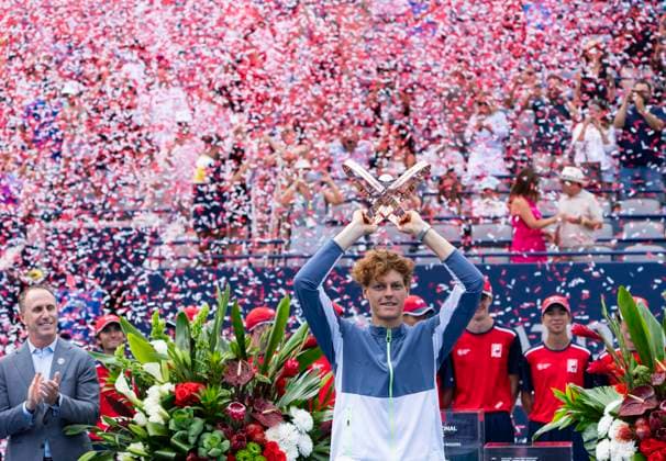 (230814) --TORONTO, Aug. 14, 2023 -- Jannik Sinner of Italy poses for photos with his trophy during the awarding ceremony after the men s singles final match between Jannik Sinner of Italy and Alex De Minaur of Australia at the 2023 National Bank Open in Toronto, Canada, on Aug. 13, 2023. (Photo by Xinhua) (SP)CANADA-TORONTO-TENNIS-NATIONAL BANK OPEN-MEN S SINGLES FINAL ZouxZheng 
