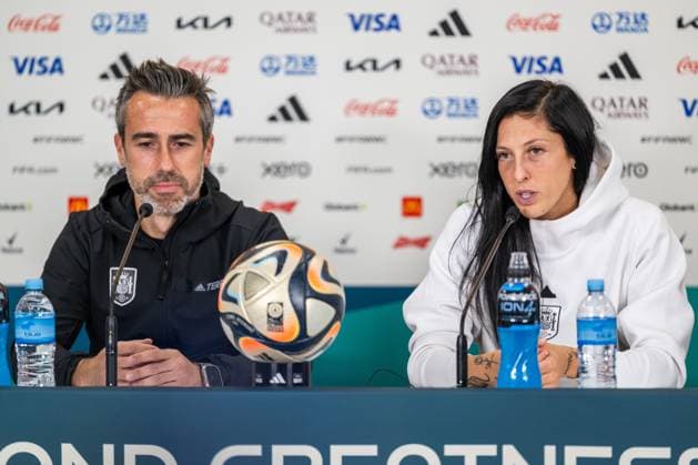 230814 Head coach Jorge Vilda and Jennifer Hermoso of the Spanish women s national football team at a press conference, PK, Pressekonferenz during the FIFA Women s World Cup on August 14, 2023 in Auckland. Photo: Mathias Bergeld BILDBYRAN kod MB MB0692 fotboll football soccer fotball fotbolls-vm världsmästerskap vm fifa womens world cup presskonferens press conference spanien spain 26 dam bbeng Copyright: MATHIASxBERGELD BB230814MB072
