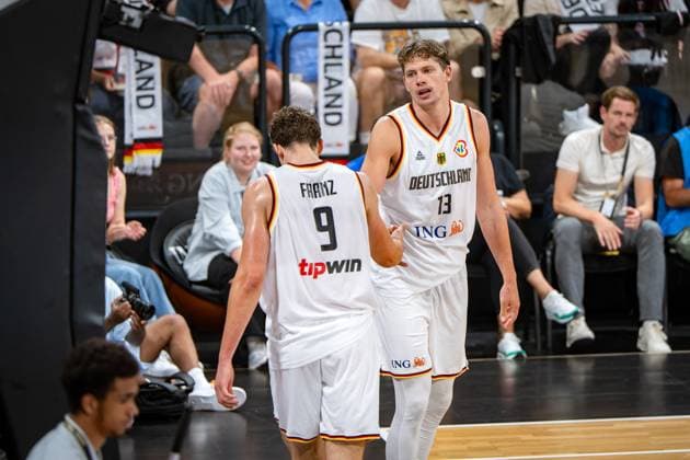 Basketball Hamburg 13.08.2023 DBB Nationalmannschaft der Männer Länderspiel Testspiel Supercup Deutschland (GER) - Kanada (CAN) Moritz Wagner (Deutschland, No.13) Franz Wagner (Deutschland, No.09) Brüder