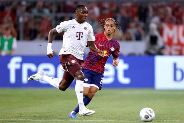 TEL Mathys Team FC Bayern Muenchen mit SIMONS Xavi DFL Fussball Bundesliga Saison 2023 - 2024 Super Cup Finale 2023 Spiel FC Bayern Muenchen - RB Leipzig am 12.08. 2023 in Muenchen DFL REGULATIONS PROHIBIT ANY USE OF PHOTOGRAPHS as IMAGE SEQUENCES and or QUASI-VIDEO Copyright: xLacixPerenyix