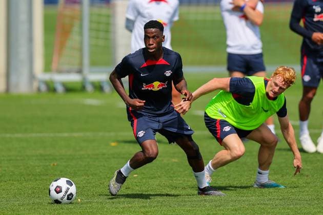 RB Leipzig Training 1. Bundesliga Leipzig, 15.08.2023, Trainingszentrum am Cottaweg, Saison 2023 2024, 1. Bundesliga , RB Leipzig Training , Im Bild v.l.: Ilaix Moriba und Nicolas Seiwald ,