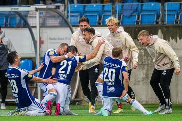 Sport Themen der Woche KW33 Sport Bilder des Tages 230815 Martin Linnes of Molde celebrates after scoring the 2-0 goal the UEFA Champions League Qualifying match between Molde and Klaksvik on August 15, 2023 in Molde. Photo: Marius Simensen BILDBYRAN Cop 238 bbeng football fotball fotboll jubel klaksvik mfk molde uefa champions league *** 230815 Martin Linnes of Molde celebrates after scoring the 2 0 goal the UEFA Champions League Qualifying match between Molde and Klaksvik on August 15, 2023 in Molde Photo Marius Simensen BILDBYRAN Cop 238 bbeng football fotball fotboll fotboll jubel klaksvik mfk molde uefa champions league  Copyright: MARIUSxSIMENSEN BB230815ZQ001