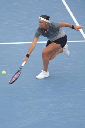 August 15, 2023, Mason, OH, USA: Western and Southern Open Tennis, Mason, OH - Anhalina Kalinina plays the ball against opponent Ons Jabeur in the Western and Southern Open tennis tournament. August 15, 2023 - ZUMA Press Mason USA - ZUMAn24_ 20230815_zaf_n24_023 Copyright: xWallyxNellx