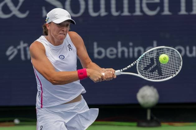 August 16, 2023, Mason, Ohio, USA: Iga Swiatek (POL) hits a backhand shot during WednesdayÃ¢â‚¬â ¢s round of the Western and Southern Open at the Lindner Family Tennis Center, Mason, Oh. Mason USA - ZUMAs304 20230816_zaf_s304_136 Copyright: xScottxStuartx