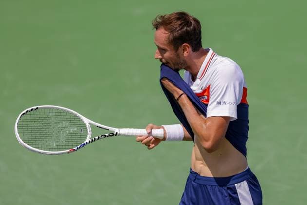 August 17, 2023, Mason, Ohio, USA: Daniil Medvedev (RUS) wipes the sweat from his face with his shirt during ThursdayÃ¢â‚¬â ¢s round of the Western and Southern Open at the Lindner Family Tennis Center, Mason, Oh. Mason USA - ZUMAs304 20230817_zaf_s304_015 Copyright: xScottxStuartx