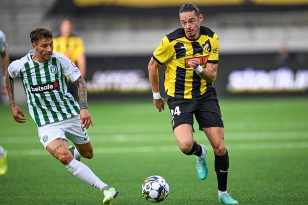 GÖTEBORG 20230817 Zalgiris Nicolas Gorobsov (tv) och Häckens Amor Layouni under torsdagens kval till Europa League mellan BK Häcken och FK Zalgiris Vilnius pa Bravida Arena. GÖTEBORG SVERIGE x9200x
