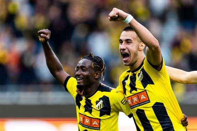 230817 Srdjan Hrstic of Häcken celebrates with Ibrahim Sadiq after 1-0 during the UEFA Europa League qualification match between BK Häcken and Zalgiris Vilnius on August 17, 2023 in Göteborg. Photo: Michael Erichsen BILDBYRAN COP 89 MI0522 fotboll football soccer fotball uefa europa league kval qualifying round qualification bk häcken zalgiris vilnius bbeng jubel Copyright: MICHAELxERICHSEN BB230817MI024