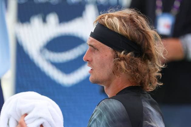 CINCINNATI, OH - AUGUST 17: Alexander Zverev of Germany looks toward the crowd during the third round at the Western & Southern Open at Lindner Family Tennis Center on August 17, 2023 in Mason, Ohio. (Photo by Ian Johnson Icon Sportswire) TENNIS: AUG 17 Western & Southern Open EDITORIAL USE ONLY Icon230817003