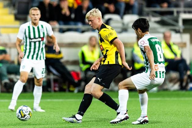 230817 Isak Brusberg of Häcken and Yukiyoshi Karashima of Zalgiris Vilnius during the UEFA Europa League qualification match between BK Häcken and Zalgiris Vilnius on August 17, 2023 in Göteborg. Photo: Michael Erichsen BILDBYRAN COP 89 MI0522 fotboll football soccer fotball uefa europa league kval qualifying round qualification bk häcken zalgiris vilnius bbeng Copyright: MICHAELxERICHSEN BB230817MI059