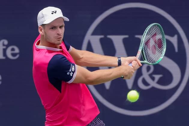 August 17, 2023, Mason, Ohio, USA: Hubert Hurkacz (POL) hits a two-handed backhand during ThursdayÃ¢â‚¬â ¢s round of the Western and Southern Open at the Lindner Family Tennis Center, Mason, Oh. Mason USA - ZUMAs304 20230817_zaf_s304_122 Copyright: xScottxStuartx