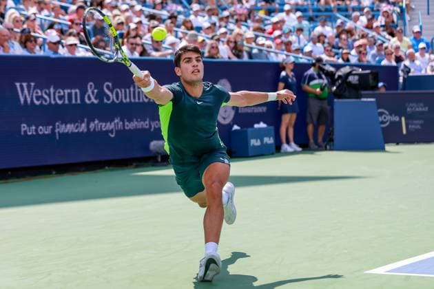 Sport Bilder des Tages August 17, 2023, Mason, Ohio, USA: Carlos Alcaraz (ESP) returns a serve to the corner during ThursdayÃ¢â‚¬â ¢s round of the Western and Southern Open at the Lindner Family Tennis Center, Mason, Oh. Mason USA - ZUMAs304 20230817_zaf_s304_154 Copyright: xScottxStuartx