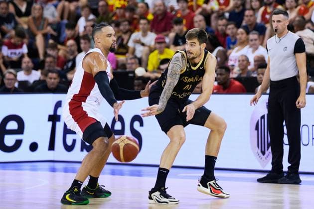 August 17, 2023: Juancho Hernangomez of Spain and Brooks of Canada in action during City of Granada Tournament for the Centenary of the FEB, basketball match played between Spain and Canada at Palacio de Deportes on August 17, 2023, in Granada, Spain. - ZUMAa181 20230817_zaa_a181_045 Copyright: xJoaquinxCorcherox