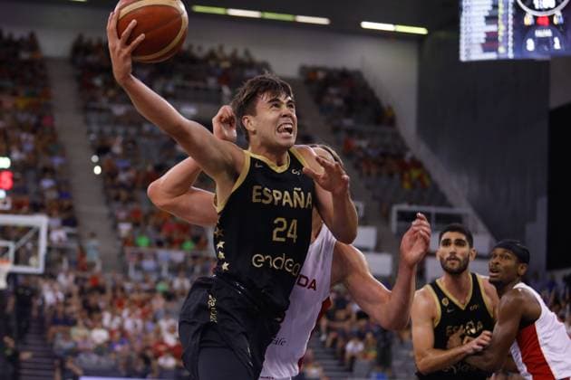 August 17, 2023: Juan Nunez of Spain in action during City of Granada Tournament for the Centenary of the FEB, basketball match played between Spain and Canada at Palacio de Deportes on August 17, 2023, in Granada, Spain. - ZUMAa181 20230817_zaa_a181_054 Copyright: xAlexxCamarax