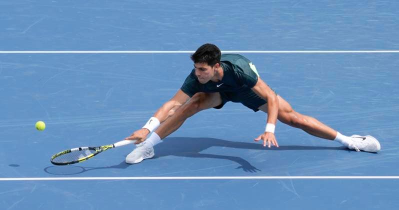 August 17, 2023: Carlos Alcaraz (ESP) defeated Tommy Paul (USA) 7-6, 6-7, 6-3, at the Western & Southern Open being played at Lindner Family Tennis Center in Mason, Ohio. Ã‚ Tennisclix CSM Mason USA - ZUMAc04_ 20230817_zma_c04_024 Copyright: xLesliexBillmanx