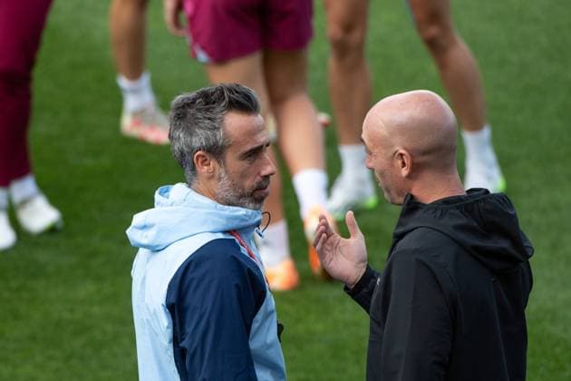 Jorge Vilda (Spanien, Trainer) im Gespraech mit Luis Rubiales (Spanien, Praesident RFEF), AUS, Training Spanien Frauen Nationalmannschaft RFEF vor dem Finale, FIFA Frauen Fussball Weltmeisterschaft Australien 2023, 18.08.2023 AUS, Training Spanien Frauen Nationalmannschaft RFEF vor dem Finale, FIFA Frauen Fussball Weltmeisterschaft Australien 2023, 18.08.2023 Sydney Copyright: xEibner-Pressefoto Memmlerx EP_MMR