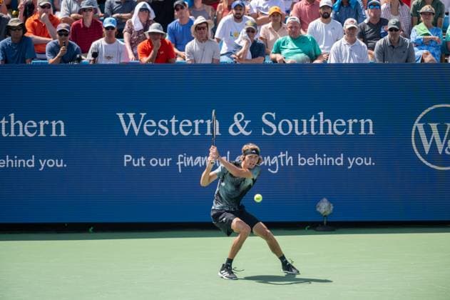Round Of 16 Matches: Western & Southern Open Alexander Zverev plays Daniil Medvedev in their round of 16 match during the Western & Southern Open at the Lindner Family Tennis Center on Thursday, August 17, 2023 in Cincinnati, Ohio. Cincinnati, OH Ohio United States  Copyright: xJasonxWhitmanx originalFilename:whitman-westerns230817_npTwh.jpg