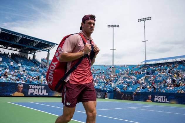 Round Of 16 Matches: Western & Southern Open Tommy Paul takes to Center Court prior to his round of 16 match with Carlos Alcaraz at the Western & Southern Open at the Lindner Family Tennis Center on Thursday, August 17, 2023 in Cincinnati, Ohio. Cincinnati, OH Ohio United States  Copyright: xJasonxWhitmanx originalFilename:whitman-westerns230817_npvk5.jpg