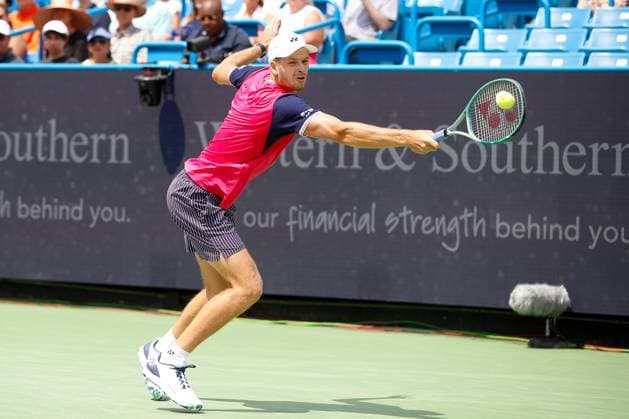 CINCINNATI, OH - AUGUST 18: Hubert Hurkacz of Poland hits a backhand during the fourth round at the Western & Southern Open at Lindner Family Tennis Center on August 18, 2023 in Mason, Ohio. (Photo by Ian Johnson Icon Sportswire) TENNIS: AUG 18 Western & Southern Open EDITORIAL USE ONLY Icon230818007