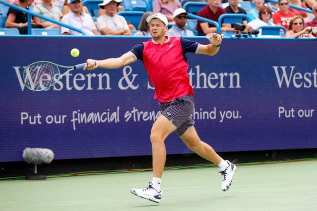 CINCINNATI, OH - AUGUST 18: Hubert Hurkacz of Poland hits a forehand during the fourth round at the Western & Southern Open at Lindner Family Tennis Center on August 18, 2023 in Mason, Ohio. (Photo by Ian Johnson Icon Sportswire) TENNIS: AUG 18 Western & Southern Open EDITORIAL USE ONLY Icon230818008