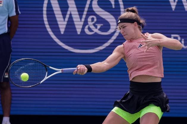 August 18, 2023, Mason, Ohio, USA: Karolina Muchova (CZE) hits a forehand shot during FridayÃ¢â‚¬â ¢s round of the Western and Southern Open at the Lindner Family Tennis Center, Mason, Oh. Mason USA - ZUMAs304 20230818_zaf_s304_021 Copyright: xScottxStuartx