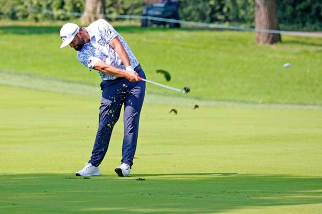 OLYMPIA FIELDS, IL - AUGUST 18: PGA, Golf Herren golfer Jon Rahm plays a shot on the first hole during the second round of the BMW Championship Fed Ex Cup Playoffs on August 18th, 2023, at Olympia Fields Country Club in Olympia Fields, Illinois. (Photo by Brian Spurlock Icon Sportswire) GOLF: AUG 18 PGA - BMW Championship EDITORIAL USE ONLY Icon230818028