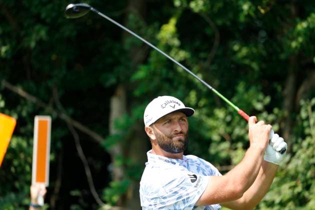 OLYMPIA FIELDS, IL - AUGUST 18: PGA, Golf Herren golfer Jon Rahm hits his tee shot on the 2nd hole during the second round of the BMW Championship Fed Ex Cup Playoffs on August 18th, 2023, at Olympia Fields Country Club in Olympia Fields, Illinois. (Photo by Brian Spurlock Icon Sportswire) GOLF: AUG 18 PGA - BMW Championship EDITORIAL USE ONLY Icon230818031