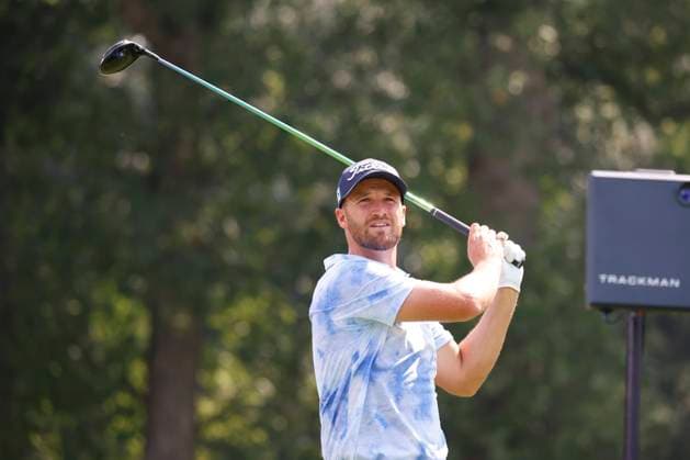 OLYMPIA FIELDS, IL - AUGUST 18: PGA, Golf Herren golfer Wyndham Clark hits his tee shot on the 7th hole during the second round of the BMW Championship Fed Ex Cup Playoffs on August 18th, 2023, at Olympia Fields Country Club in Olympia Fields, Illinois. (Photo by Brian Spurlock Icon Sportswire) GOLF: AUG 18 PGA - BMW Championship EDITORIAL USE ONLY Icon230818063