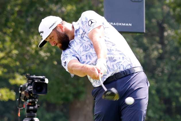 OLYMPIA FIELDS, IL - AUGUST 18: PGA, Golf Herren golfer Jon Rahm plays his tee shot on the 7th hole during the second round of the BMW Championship Fed Ex Cup Playoffs on August 18th, 2023, at Olympia Fields Country Club in Olympia Fields, Illinois. (Photo by Brian Spurlock Icon Sportswire) GOLF: AUG 18 PGA - BMW Championship EDITORIAL USE ONLY Icon230818074