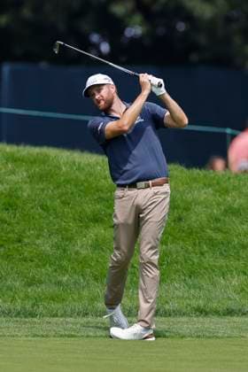 OLYMPIA FIELDS, IL - AUGUST 18: Chris Kirk of the United States hits a shot from the fairway at the 18th hole during the second round of the BMW Championship at Olympia Fields Country Club on August 18, 2023 in Olympia Fields, Illinois. (Photo by Joe Robbins Icon Sportswire) GOLF: AUG 18 PGA, Golf Herren - BMW Championship EDITORIAL USE ONLY Icon5732308180022