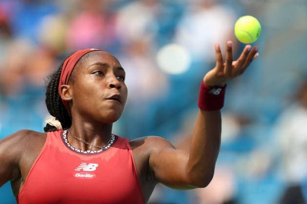 CINCINNATI, OH - AUGUST 19: Coco Gauff of the United States serves during the semifinal round at the Western & Southern Open at Lindner Family Tennis Center on August 19, 2023 in Mason, Ohio. (Photo by Ian Johnson Icon Sportswire) TENNIS: AUG 19 Western & Southern Open EDITORIAL USE ONLY Icon230819002