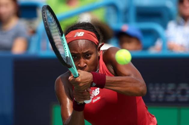 CINCINNATI, OH - AUGUST 19: Coco Gauff of the United States hits a backhand during the semifinal round at the Western & Southern Open at Lindner Family Tennis Center on August 19, 2023 in Mason, Ohio. (Photo by Ian Johnson Icon Sportswire) TENNIS: AUG 19 Western & Southern Open EDITORIAL USE ONLY Icon230819005