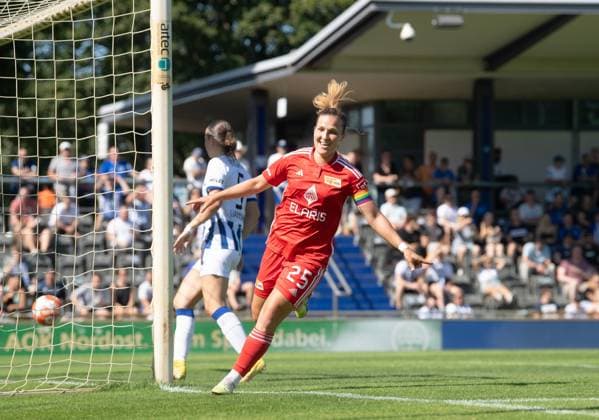 Fussball, Frauen, Saison 2023 2024, Regionalliga Nordost (1. Spieltag), Hertha BSC - 1. FC Union Berlin, Dina Orschmann (1. Frauen, 1. FC Union Berlin), Jubel nach Tor zum 1:2, 20.08. 2023, Copyright: xSebastianxRäppold MatthiasxKochx