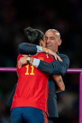 Sydney, Australia, August 20th 2023: Jenni Hermoso (10 Spain) hugs president of the RFEF Luis Rubiales during the FIFA Womens World Cup 2023 Final football match between Spain and England at Stadium Australia in Sydney, Australia. (Noe Llamas SPP) Copyright: xNoexLlamasx xSPPx spp-en-NoLlSp-20230820-NLA05102