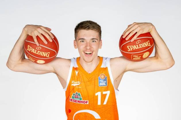 1. Basketball Bundesliga, easyCredit BBL, Saison 2023 2024, Herren, Teamshooting, Shooting, 16.08.2023, RASTA Vechta - Teamshooting 2023-2024 Johann Grünloh ( 17 - RASTA Vechta)