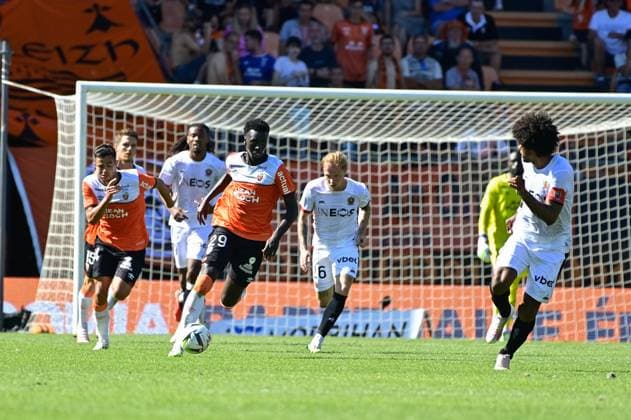SirinÃ DOUCOURE ( 29 - FC Lorient ) - DANTE Costa ( 4 - Nice ) - FOOTBALL : Lorient vs Nice - Ligue 1 - 20 08 2023 FedericoPestellini Panoramic 