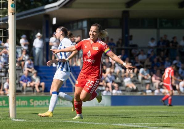 Fussball, Frauen, Saison 2023 2024, Regionalliga Nordost (1. Spieltag), Hertha BSC - 1. FC Union Berlin, Dina Orschmann (1. Frauen, 1. FC Union Berlin), Jubel nach Tor zum 1:2, 20.08. 2023, Copyright: xSebastianxRäppold MatthiasxKochx