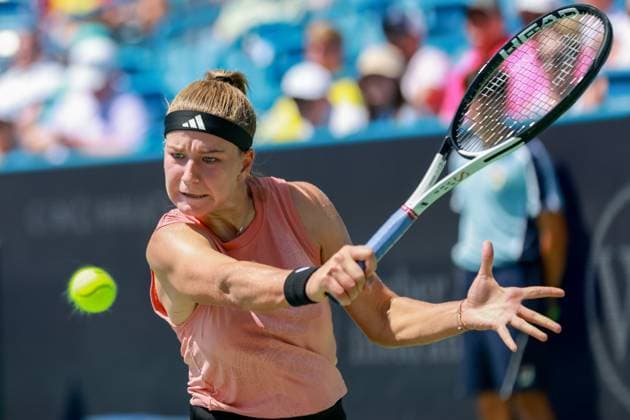 August 20, 2023, Mason, Ohio, USA: Karolina Muchova (CZE) hits a backhand shot during SundayÃ¢â‚¬â ¢s final round of the Western and Southern Open at the Lindner Family Tennis Center, Mason, Oh. Mason USA - ZUMAs304 20230820_zaf_s304_019 Copyright: xScottxStuartx