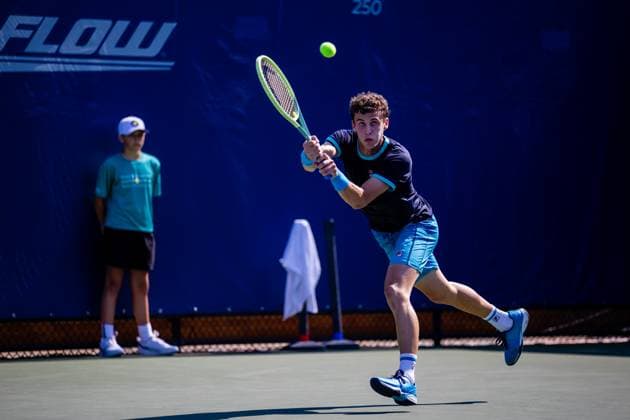 August 20, 2023: Juan Manuel Cerundolo returns against Roman Safiullin during the first round of the 2023 Winston-Salem Open at Wake Forest Tennis Complex in Wnston-Salem, NC. ( ) Wnston-Salem United States - ZUMAc04_ 20230820_zma_c04_356 Copyright: xScottxKinserx