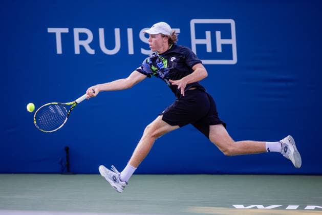 August 20, 2023: Alex Michelsen returns the ball during the first round of the 2023 Winston-Salem Open at Wake Forest Tennis Complex in Wnston-Salem, NC. ( ) Wnston-Salem United States - ZUMAc04_ 20230820_zma_c04_388 Copyright: xScottxKinserx