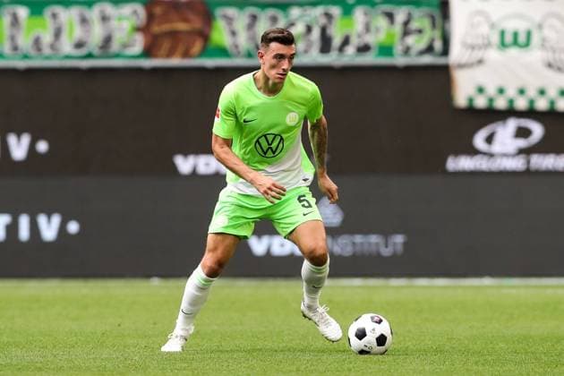 Cedric Zesiger (VfL Wolfsburg,5) - 1. Fussball Bundesliga Saison 2023-2024 Punktspiel VfL Wolfsburg vs. 1. FC Heidenheim in der Volkswagen Arena in Wolfsburg - Freisteller,Aktion,Fussball,Deutschland,Mann,Männer,19.08.2023