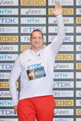 Leichtathletik, WM in Budapest, Siegerehrung Hammerwerfen Männer 21.08.2023 BUDAPESZT WEGRY, NATIONAL ATHLETICS CENTRE ,MISTRZOSTWA SWIATA W LEKKIE ATLETYCE BUDAPESZT 2023 ( WORLD ATHLETICS CHAMPIONSHIPS BUDAPEST2023) DEKORACJA MEDLAOWA RZUT MLOTEM NZ. WOJCIECH NOWICKI FOTO RADOSLAW JOZWIAK CYFRASPORT NEWSPIX.PL --- Newspix.pl  LSD_9885