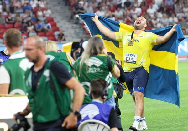 Bilder des Jahres 2023, Sport 08 August Sport Themen der Woche KW34 Sport Bilder des Tages ATHLETICS - World Athletics Championships Budapest 2023 BUDAPEST,HUNGARY,21.AUG.23 - ATHLETICS - World Athletics Championships, Discus Throw Men Final, Men. Image shows the rejoicing of Daniel Stahl (SWE).  GEPAxpictures xWolfgangxGrebien
