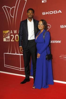 Sebastien Haller und seine Ehefrau Priscilla Haller bei der Verleihung vom Bild Award am 21.08.2023 in Hamburg Sport Bild Award 2023 Verleihung in Hamburg
