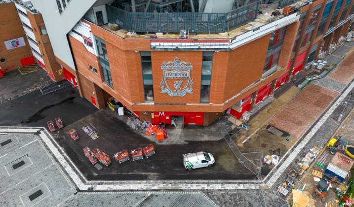 Anfield Road Construction LIVERPOOL, ENGLAND - Tuesday, August 22, 2023: An aerial view of Anfield, the home stadium of Liverpool Football Club, showing the redevelopment of the Anfield Road expansion. The redevelopment of the stand was halted after the main contractor Buckingham Group filed for administration. LIVERPOOL Anfield MERSEYSIDE ENGLAND  Copyright: xDavidxRawcliffex P2023-08-22-Anfield_Road-3
